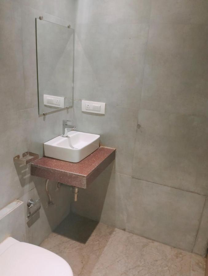 Hotel Adams Inn Near Mumbai Airport Exterior foto