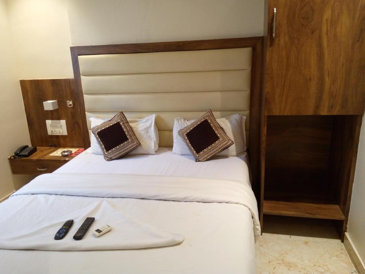 Hotel Adams Inn Near Mumbai Airport Exterior foto